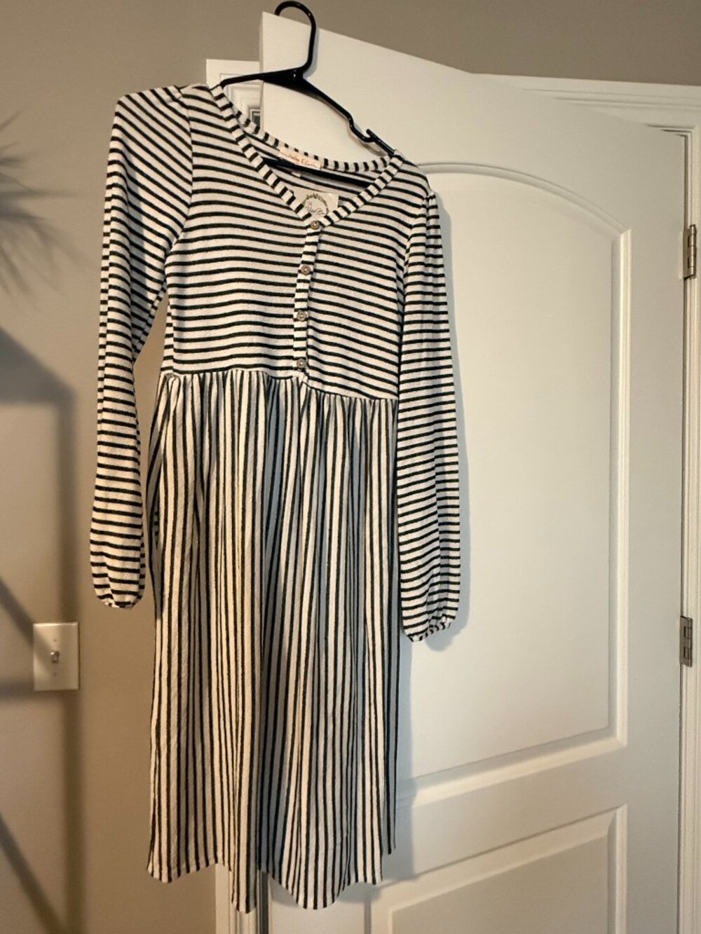 NWT The Velvet Bow Boutique Striped Dress Size Small POCKETS